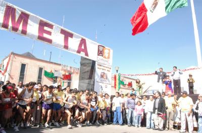 Arrancó el Tour Deportivo Ecatepec con carrera atletica de 5 kilómetros.