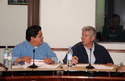 El gobierno estatal ni arregla las vías principales de Ecatepec, ni deja al gobierno municipal hacerlo