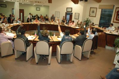 Diálogo Político: El PRIAN ecatepense metió reversa; aceptó la reestructuración de la deuda pública.