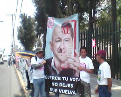Jóvenes de Ecatepec #YoSoy132, realizaron protesta contra Peña Nieto y el PRI